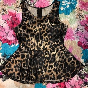 Cute leopard print blouse.